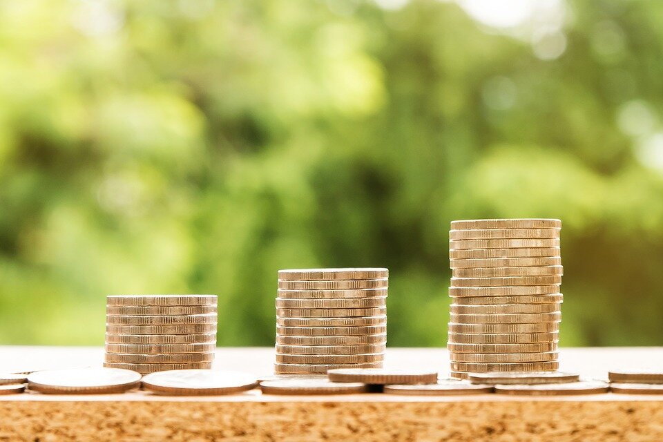 Вот они заветные монетки! Сколько их будет у меня (как в самой левой стопочке или как в самой правой), я пока не знаю, но скоро увижу!