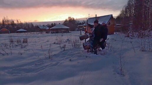 ЖИВЁМ В ГЛУХОЙ ТАЙГЕ ВСЕЙ СЕМЬЁЙ. КОПЧЕНИЕ КУРИЦЫ. УЕХАЛИ ИЗ ГОРОДА В ЛЕС. ЧТО СЛУЧИЛОСЬ КОГДА СТЕМНЕЛО?