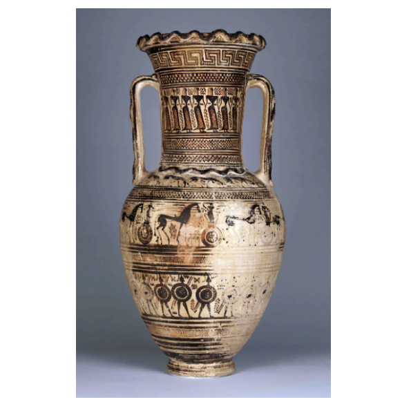 На горлышке этой вазы танцующие женщины следуют за женщиной, держащей венок, в то время как процессии мужчин в колесницах и вооруженных солдат украшают тело ниже. Погребальная Амфора со сценами траура, 720-700 до н. э., греческая, изготовлена в Афинах. Терракота, 27 5/8 x 12 дюймов. Музей Дж. Пола Гетти, 2016.35. Приобретается частично за счет средств, предоставленных Советом виллы. Цифровое изображение предоставлено программой Open Content компании Getty's