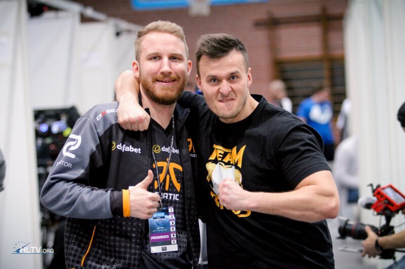 Фото из твиттера Олоф Кайбера