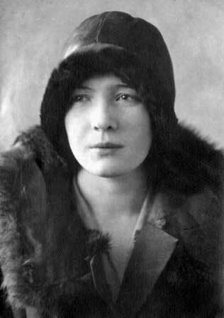 О́льга Фёдоровна Бергго́льц (3 (16) мая 1910 года, Санкт-Петербург — 13 ноября 1975 года, Ленинград) — русская советская поэтесса, прозаик и драматург, журналист, член Союза писателей СССР. В 1938 году репрессирована — проходила по делу «Литературной группы», реабилитирована в 1939 году. Лауреат Сталинской премии (1951, за поэму «Первороссийск»), кавалер орденов Ленина и Трудового Красного Знамени. 
