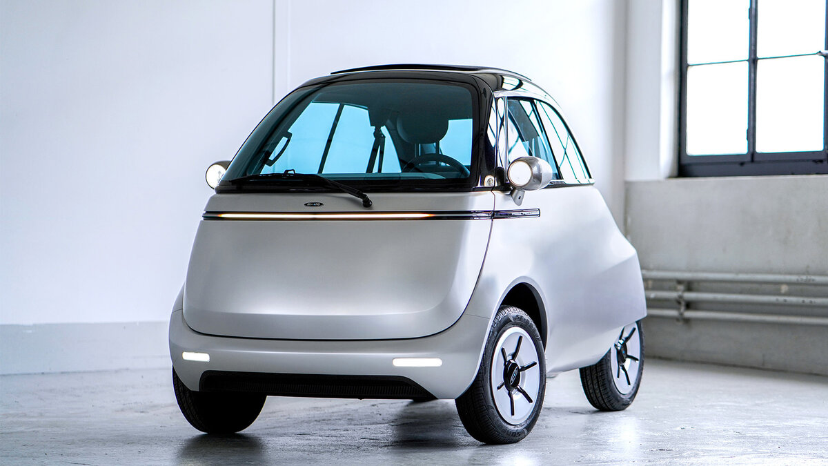 Два брата из Швейцарии в 2016 году представили электрический городской автомобиль, дизайн которого был вдохновлен культовой Isetta.
