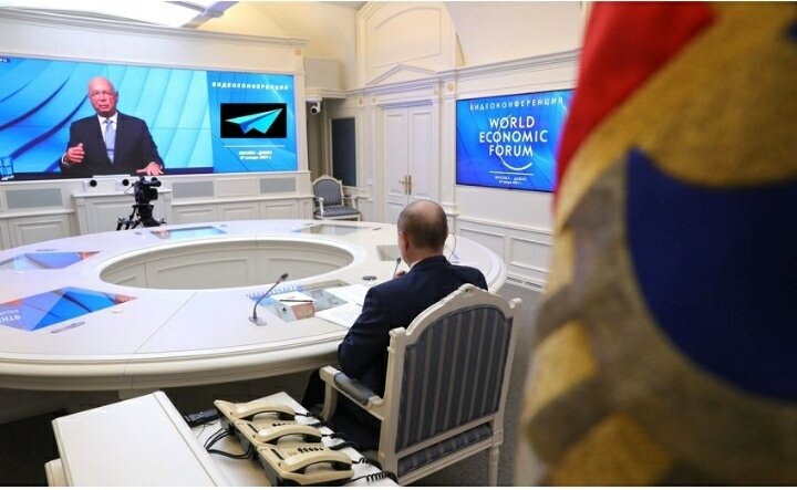 Онлайн конференция в Давосе. Взято из яндекс картинок