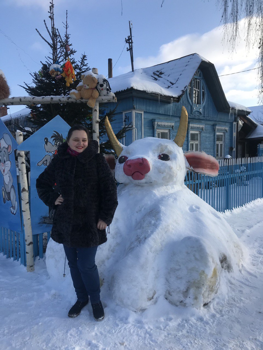 Автор канала - ребенок 34 лет от роду. С игрушками, как и полагается :)