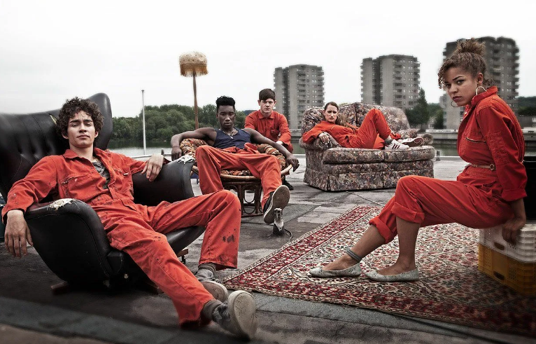 Скриншот постера сериала "Отбросы", скриншот сделан автором