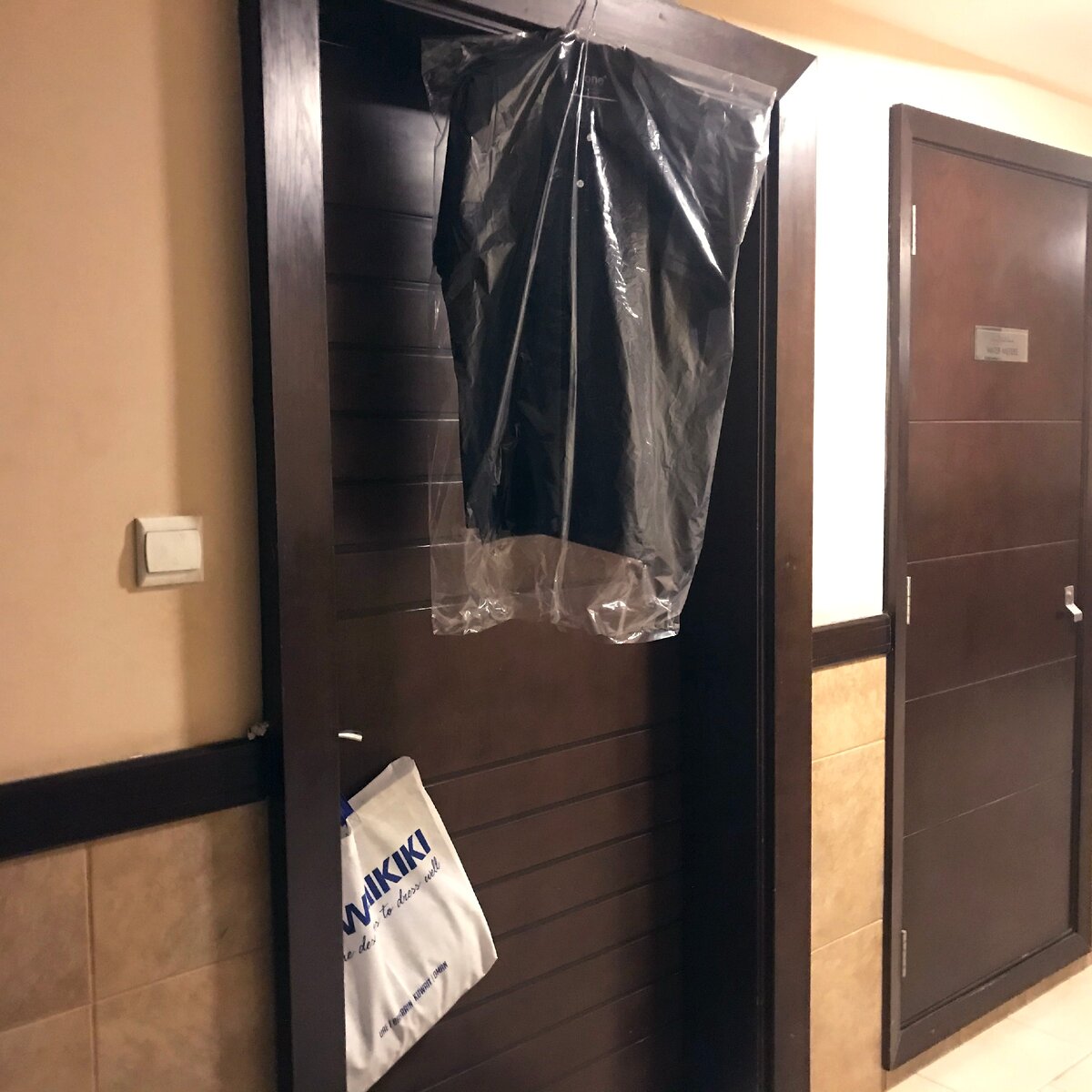 Прачечная вернула соседям заказ, пока их не было дома. Фото автора