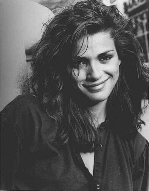 На фото Джиа Мари Каранджи.