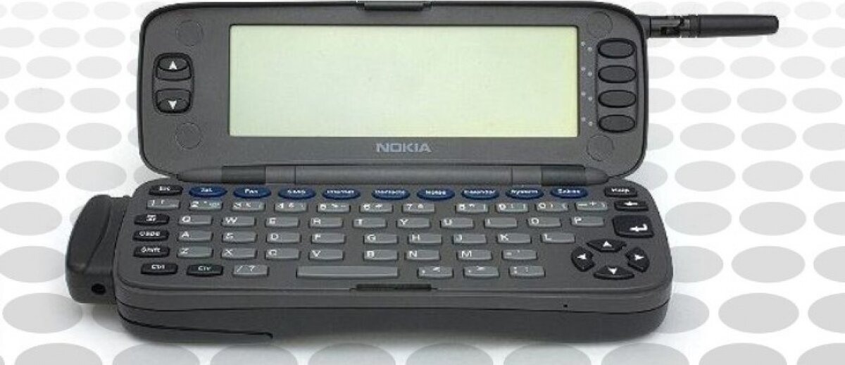 Nokia 9000 communicator, один из первых коммуникаторов, источник: https://www.gsmarena.com/flashback_nokia_9000_communicator-news-45111.php