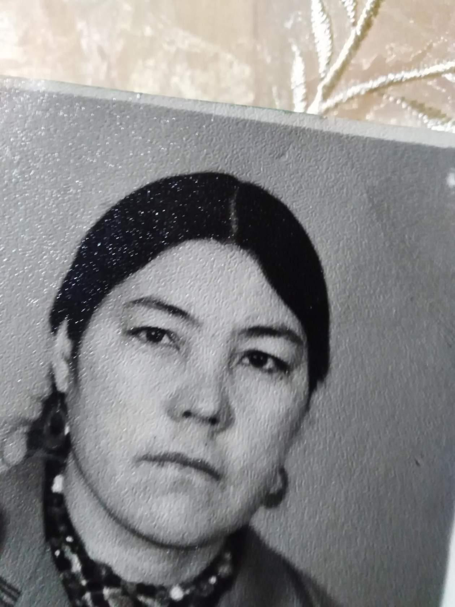 На фото моя мама Ракия Ильясовна  Фазылова ( 1932-1976гг) 