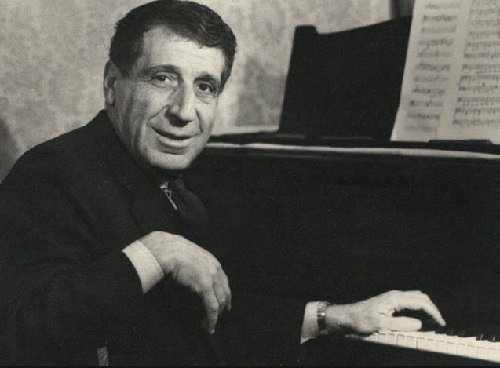 Маэстро у инструмента