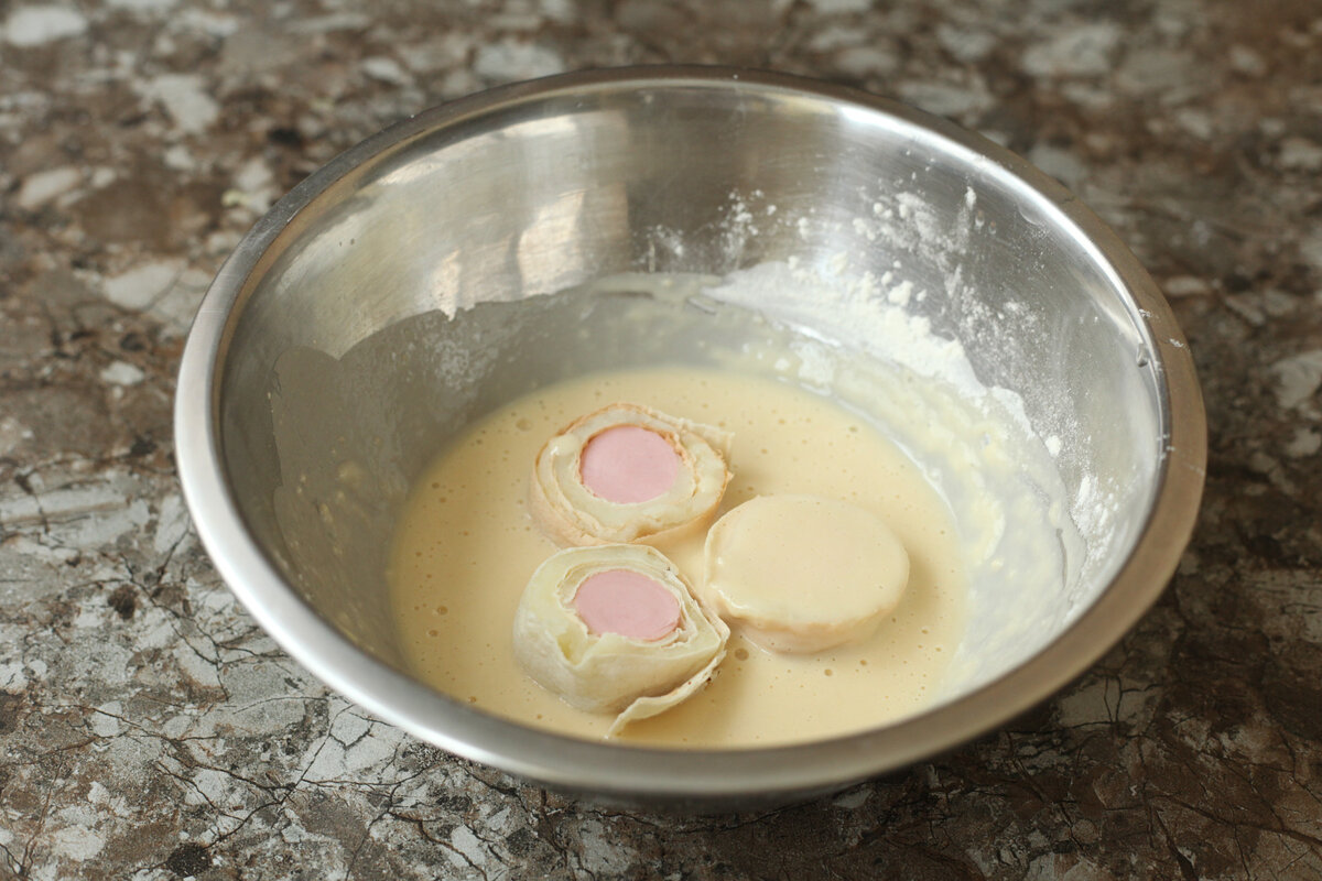 Беру сосиски, картофельное пюре и готовлю такие 