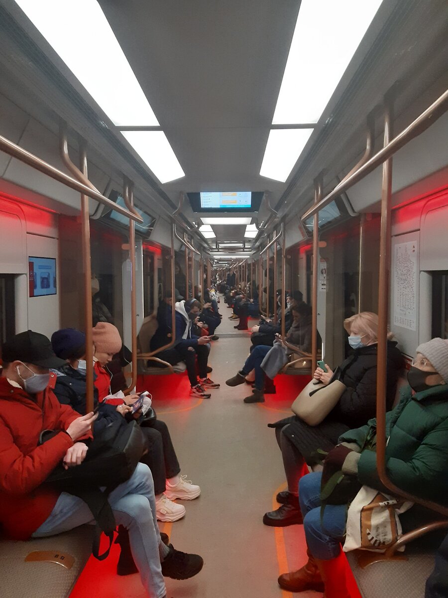 Деловое метро 8 марта