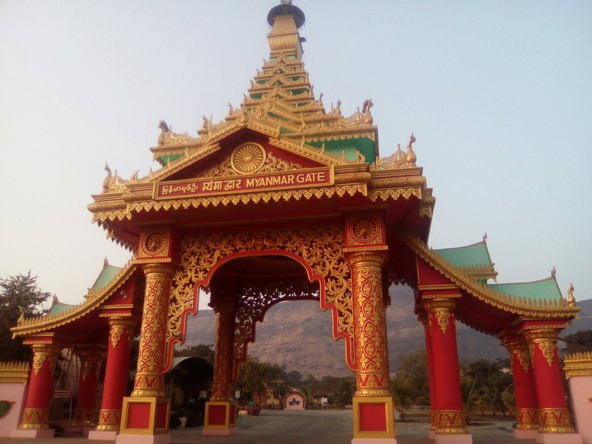 Центр медитации "Дхамма Гири", Индия