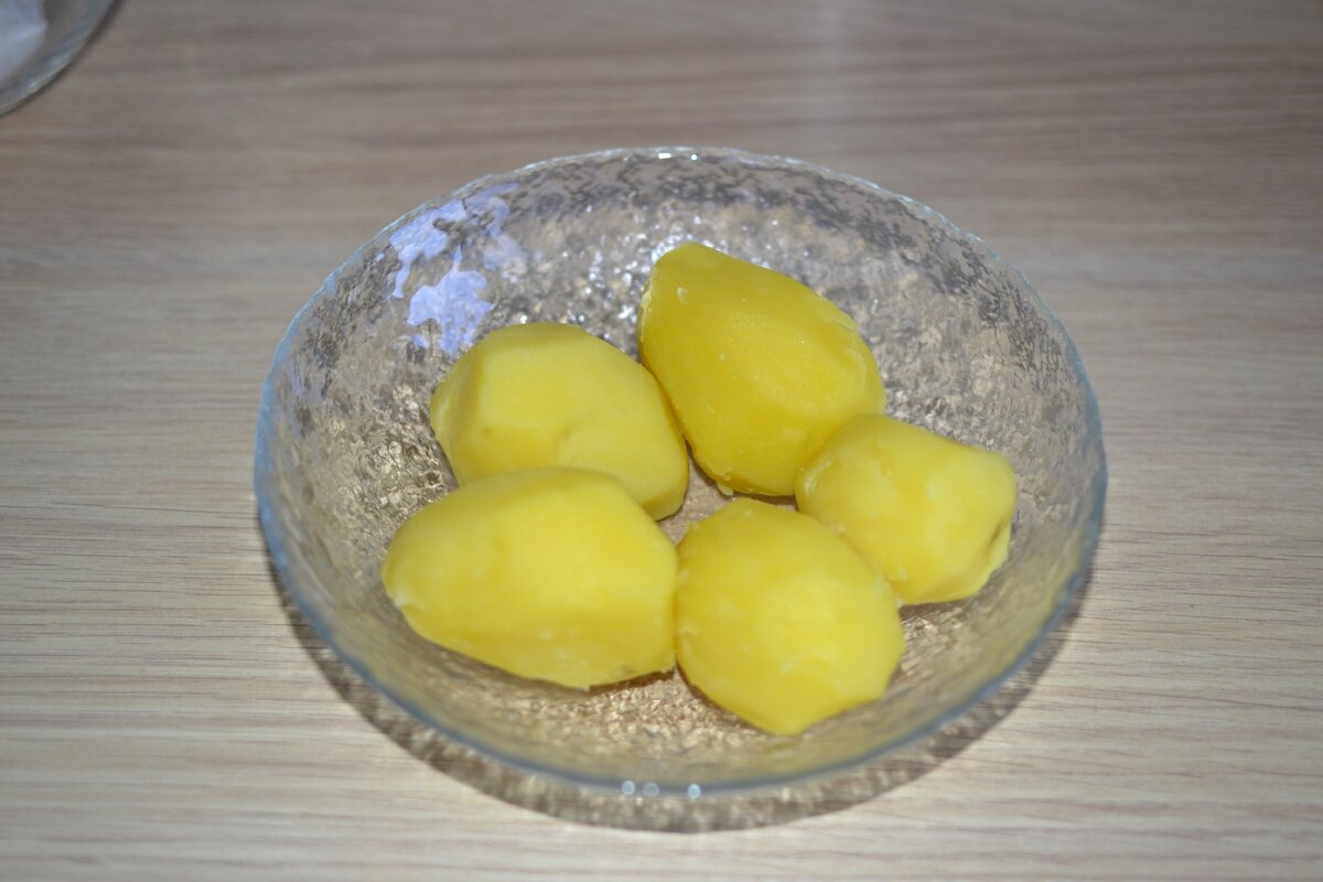 Из 5 картофелин получилось 9 котлет. 