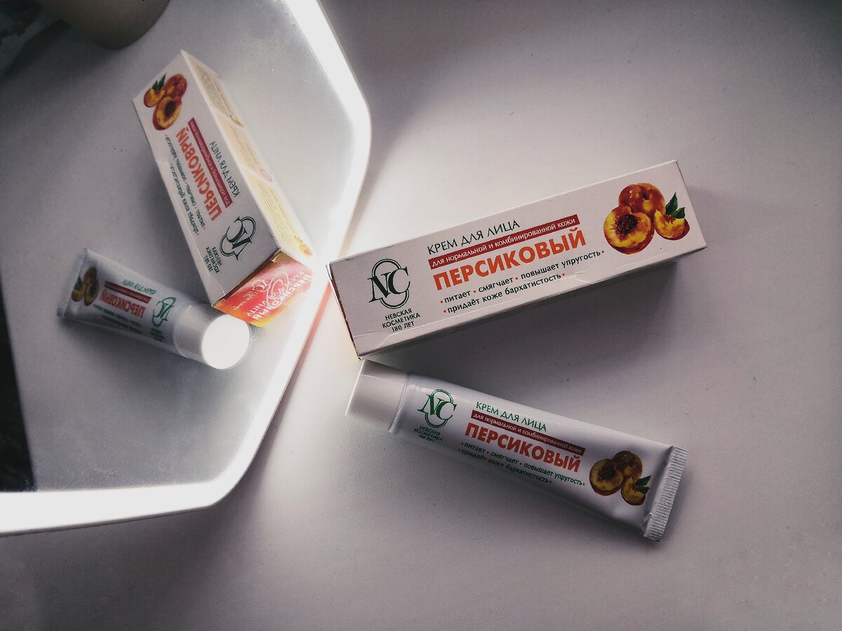 Обзор тюбика крема. Фото моё.