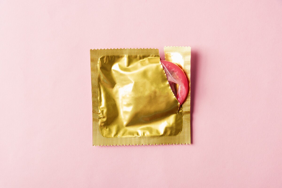 Почему рвётся презерватив