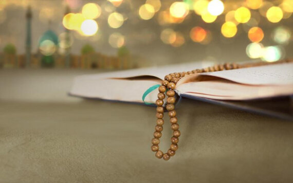 Эслатма!  Шаъбон ойи нинг 14-дан 15-га ўтар кечаси энг фазилатли тунлардан бири Бароат кечасидир.