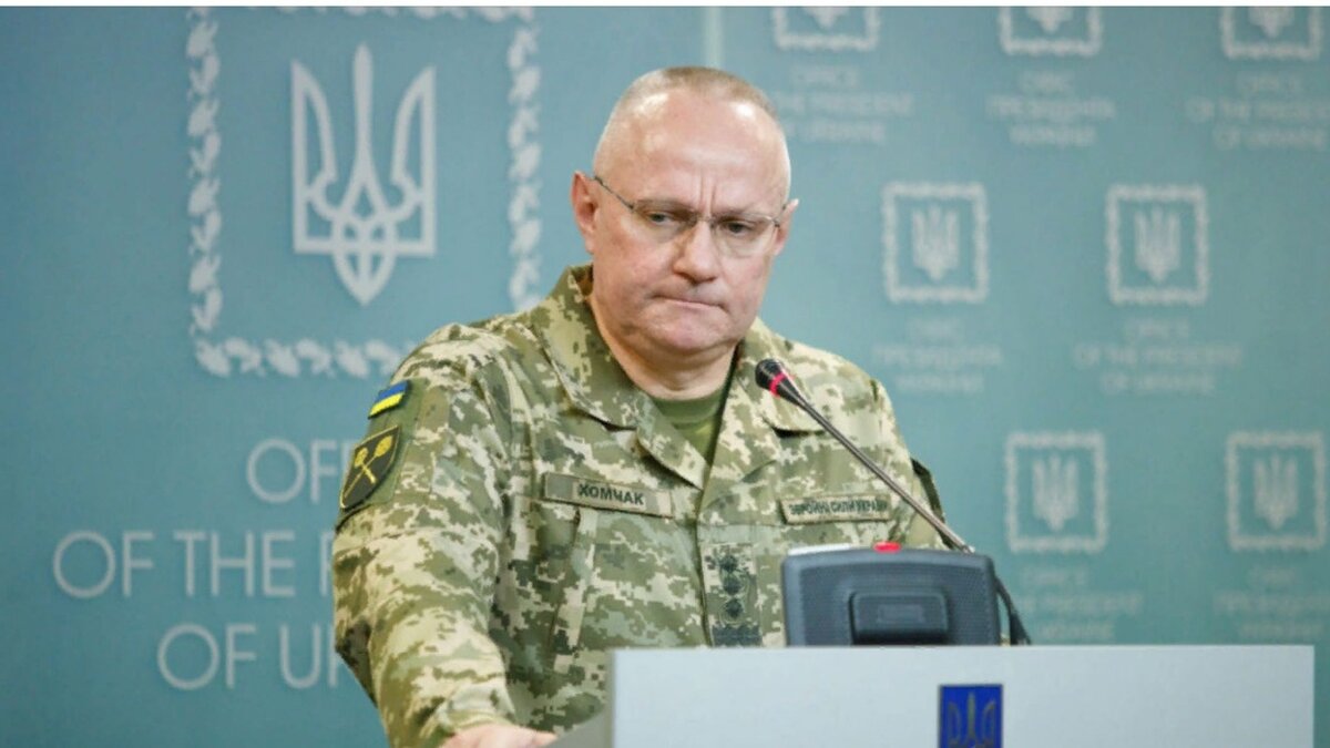Озабоченность главкома вызвало и усиление передовых позиций ополченцев ЛНР и ДНР разведывательными группами и снайперскими парами. 
