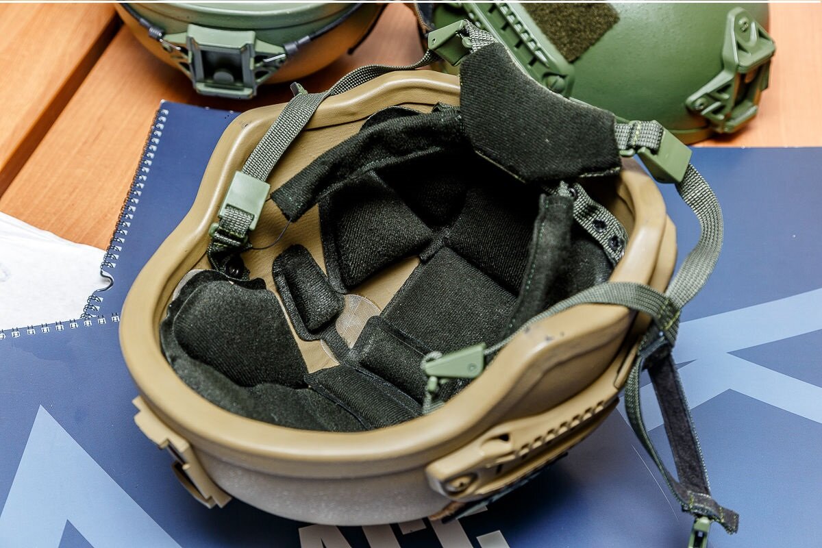 Тактический шлем ТОР с демпферами. 