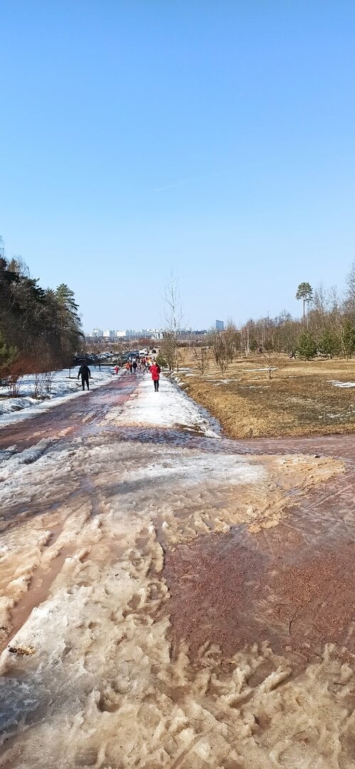 Вот по таким дорогам мы и ходили большую часть времени.