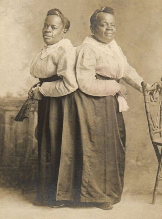 Сестры Кристин и Милли!Фото взято из открытых источников.