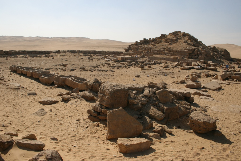 Руины построек Ниусерры.