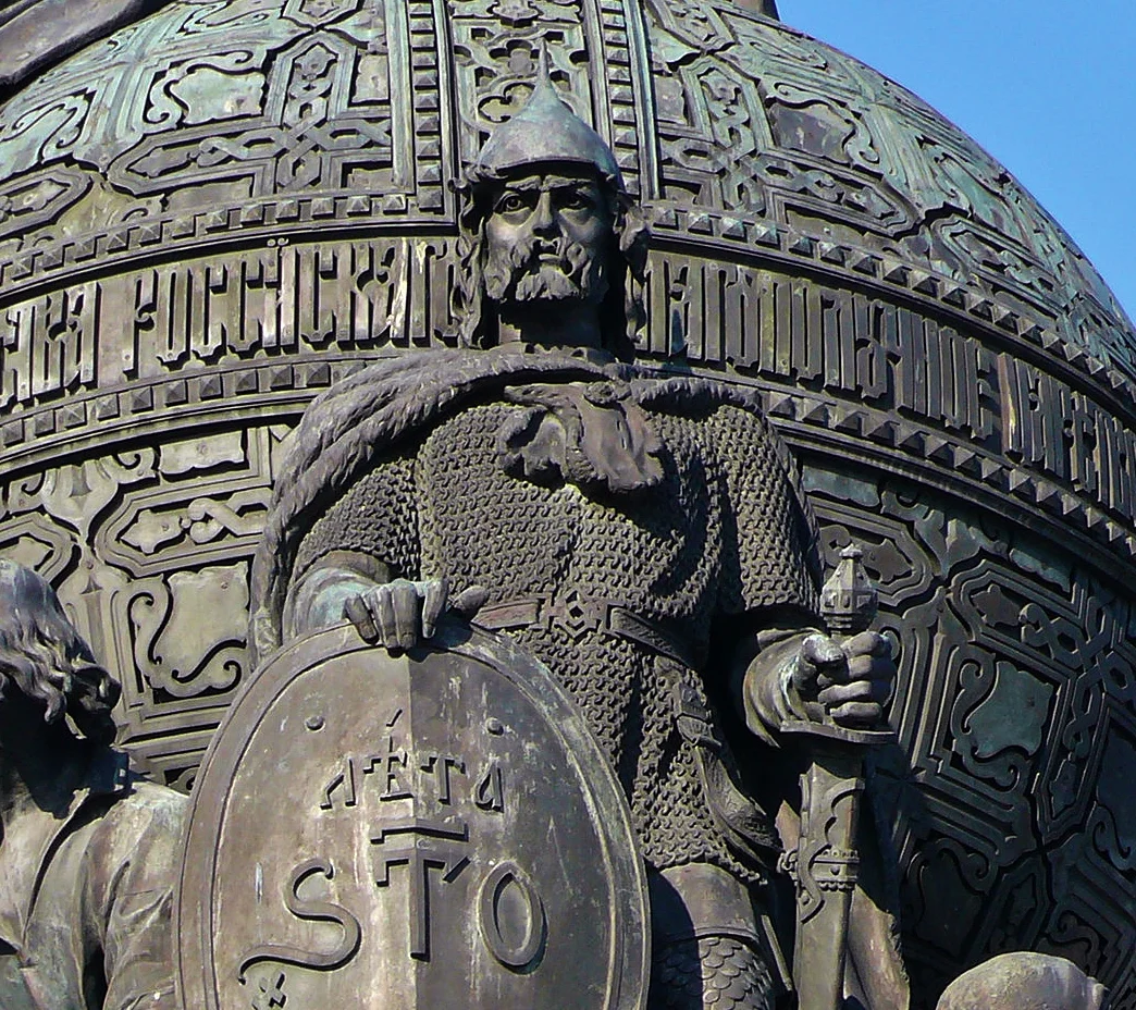 Первый правитель великого новгорода. Памятниктысячилетия Руси князь Рюрик. Рюрик на памятнике тысячелетия России. Памятник тысячелетие России в Новгороде Рюрик. Рюрик 862-879.