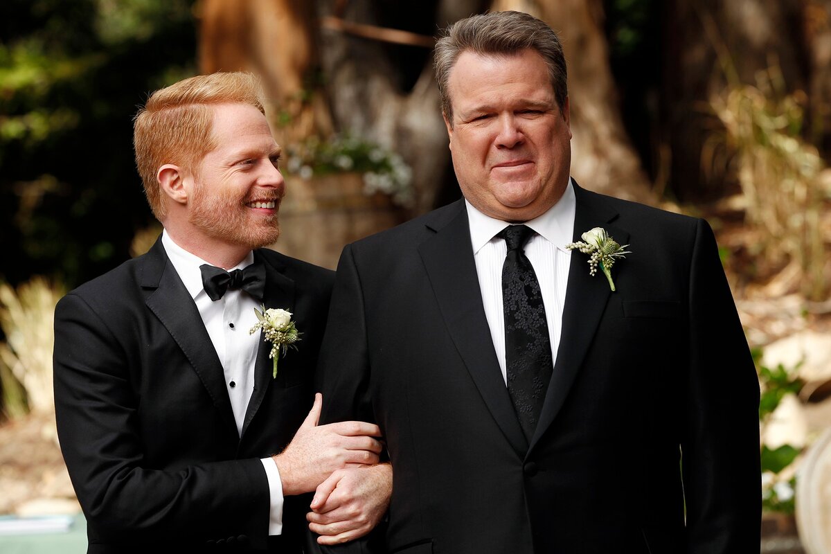 Кадр из сериала "Американская семейка". Этот сериал просто воплощение толерантности: в нём учтены все варианты.