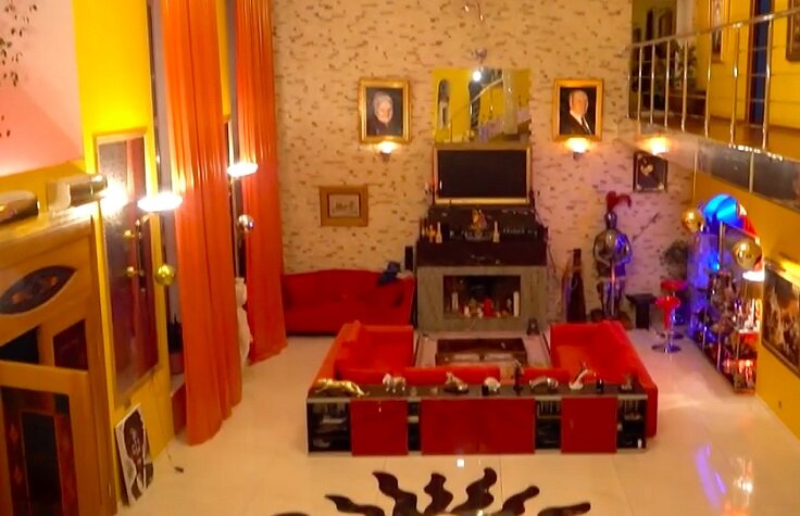 Красная мебель в доме Сергея Пенкина