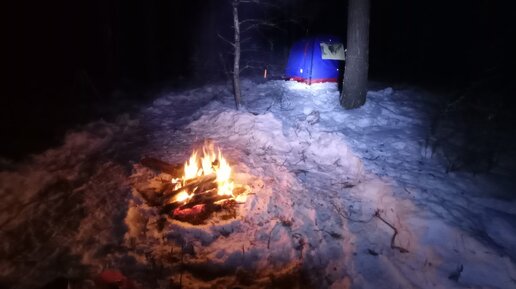 Ночевка в палатке - в морозы спасала печка