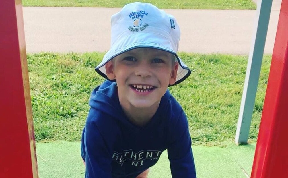 В хорошую погоду турник веселее интернета