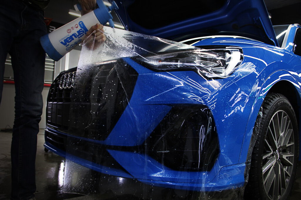 детейлинг антигравийная пленка. антигравийная пленка кузов автомобиля. оклейка кузова машины. плёнка для автомобиля на кузов. антигравийная пленка на авто.