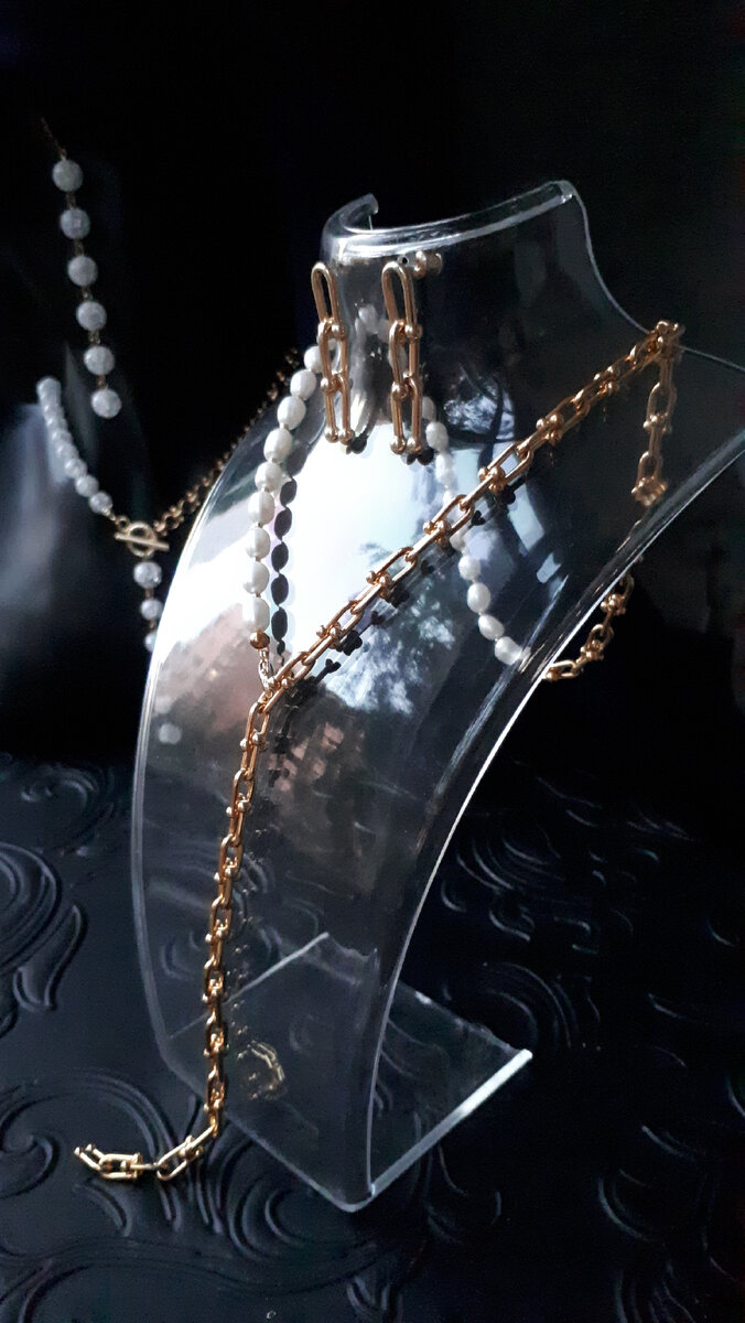 Колье-галстук