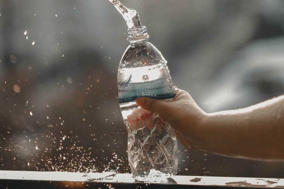    Как тренироваться, если под рукой есть только 2 бутылки воды?