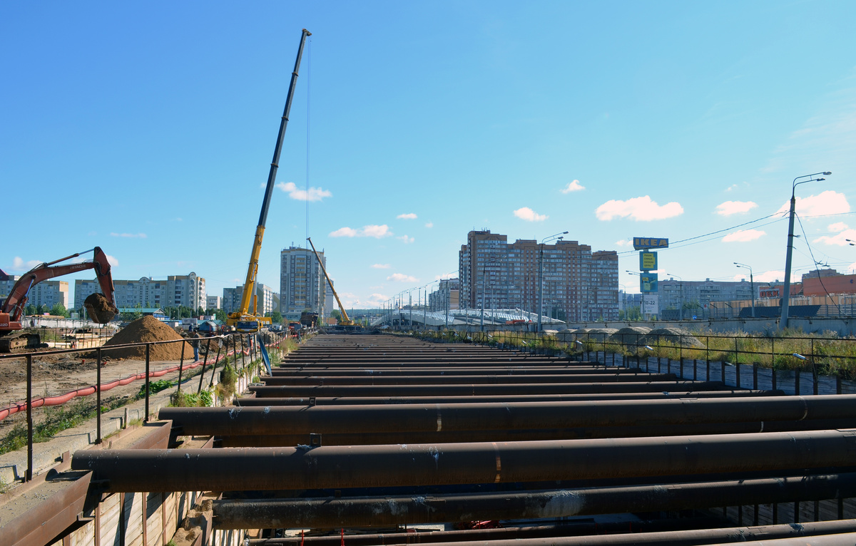     В Казани закончили проходку второго участка второй линии метро. Четыре станции планируют открыть в 2027 году, но за 1,5 года стоимость проекта выросла в полтора раза. О том, ждать ли казанцам «кольцевой», сколько на нее потратят и нужна ли она городу — в материале редакции.