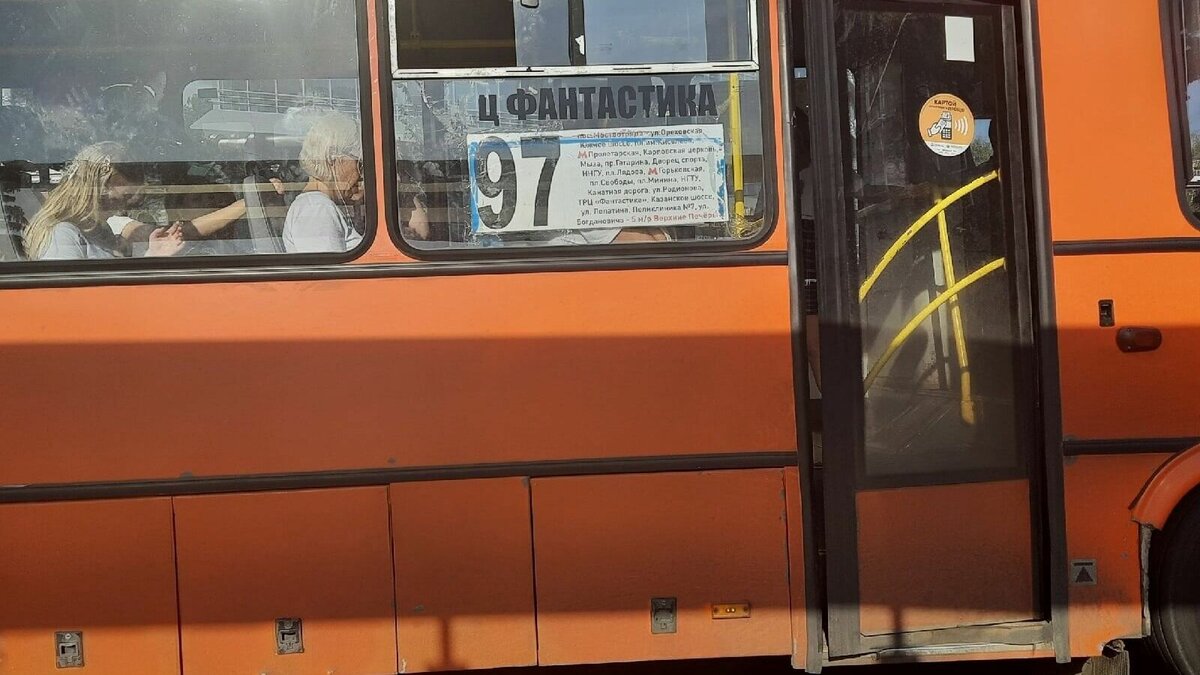     Уголовное дело возбуждено из-за нападения пассажира с ножом на водителя маршрутки Т-97 в Нижнем Новгороде. Об этом NewsNN рассказали в пресс-службе УМВД России по городу.