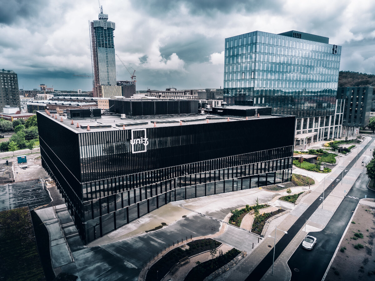 Здание дизайн-центра Geely кампуса Uni3 в научном парке Линдхольмен