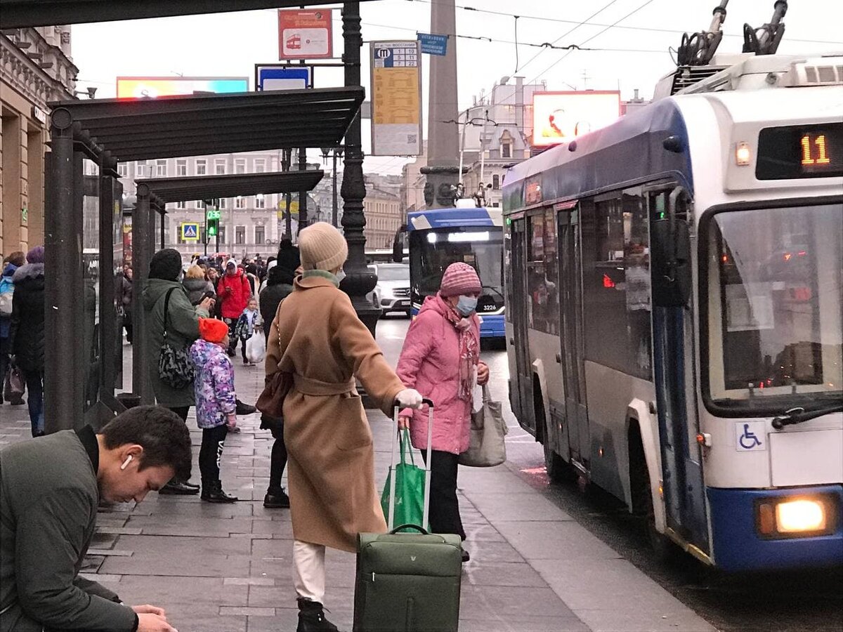 Маска карантин. Грипп в петербурге 2024. Санитарный час. Грипп в петербурге 2024. Петербург грипп.