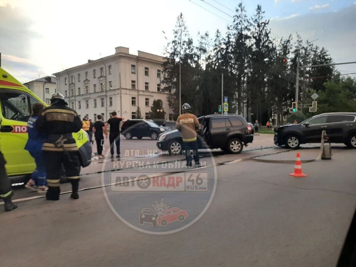    В Курске в результате ДТП на улице Карла Маркса пострадали 4 человека