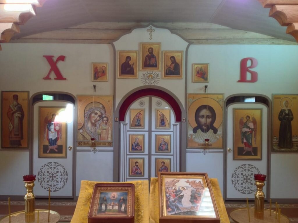 Сейчас иконостас храма выглядит так