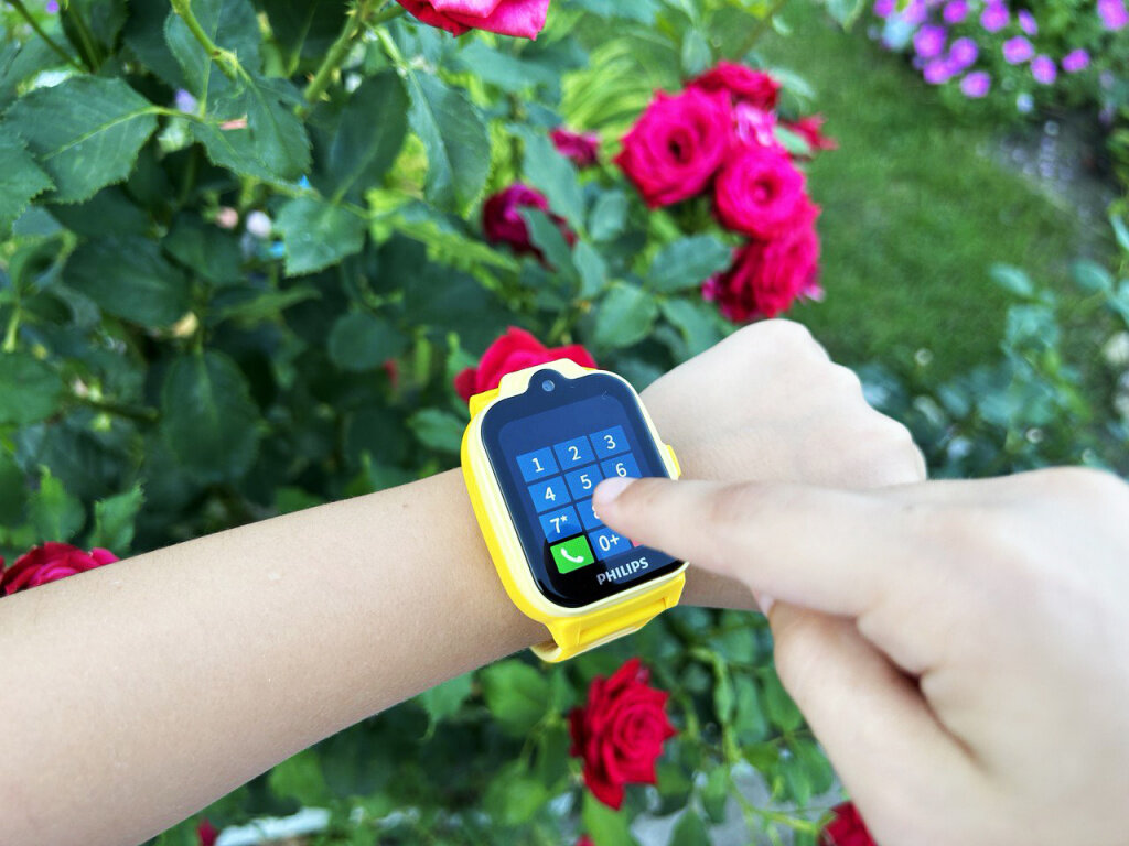 Приложение для детских часов филипс. Vtech kidizoom smartwatch dx2 на руке. Детские часы филипс w200. Детские часы филипс w200. Детские часы филипс w200.