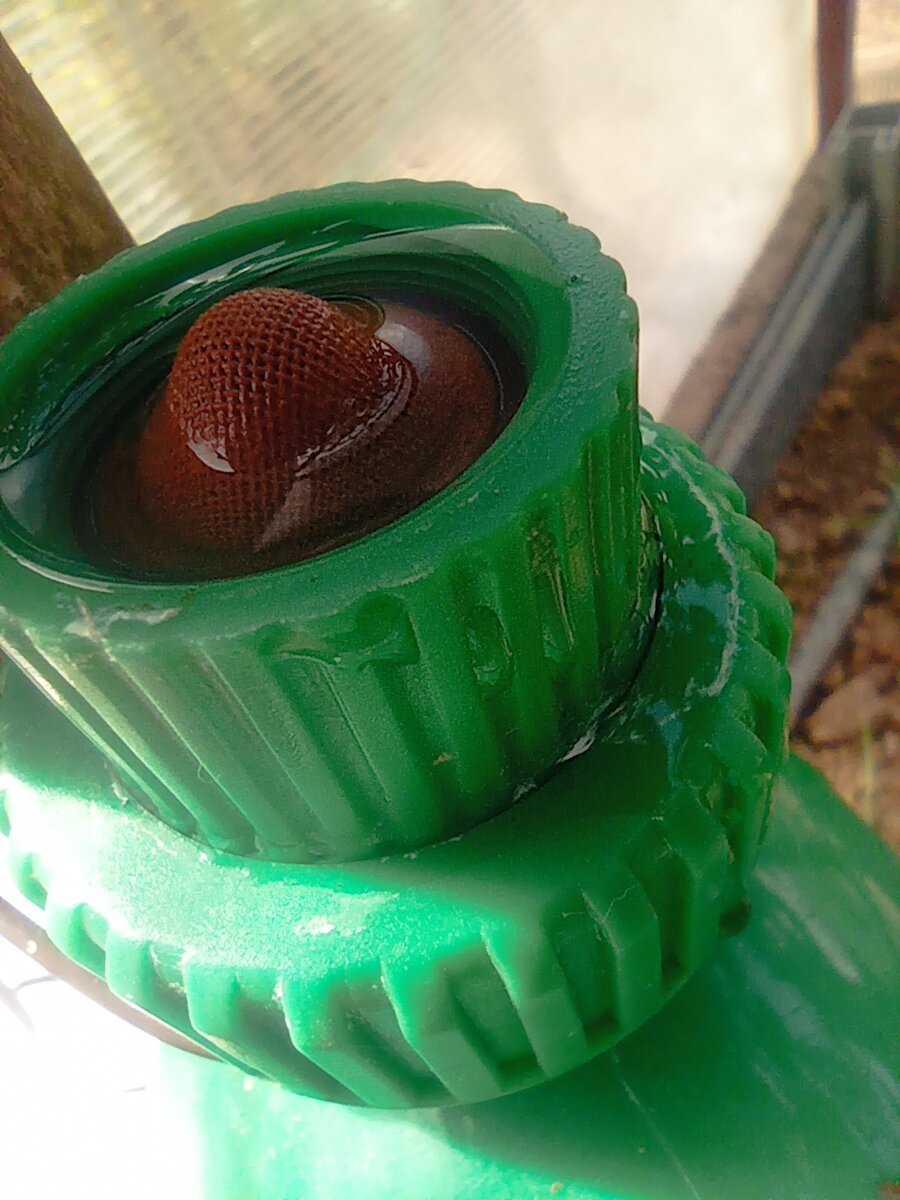 Сеточка блока автополива. Состояние - удручающее и деморализующее. 