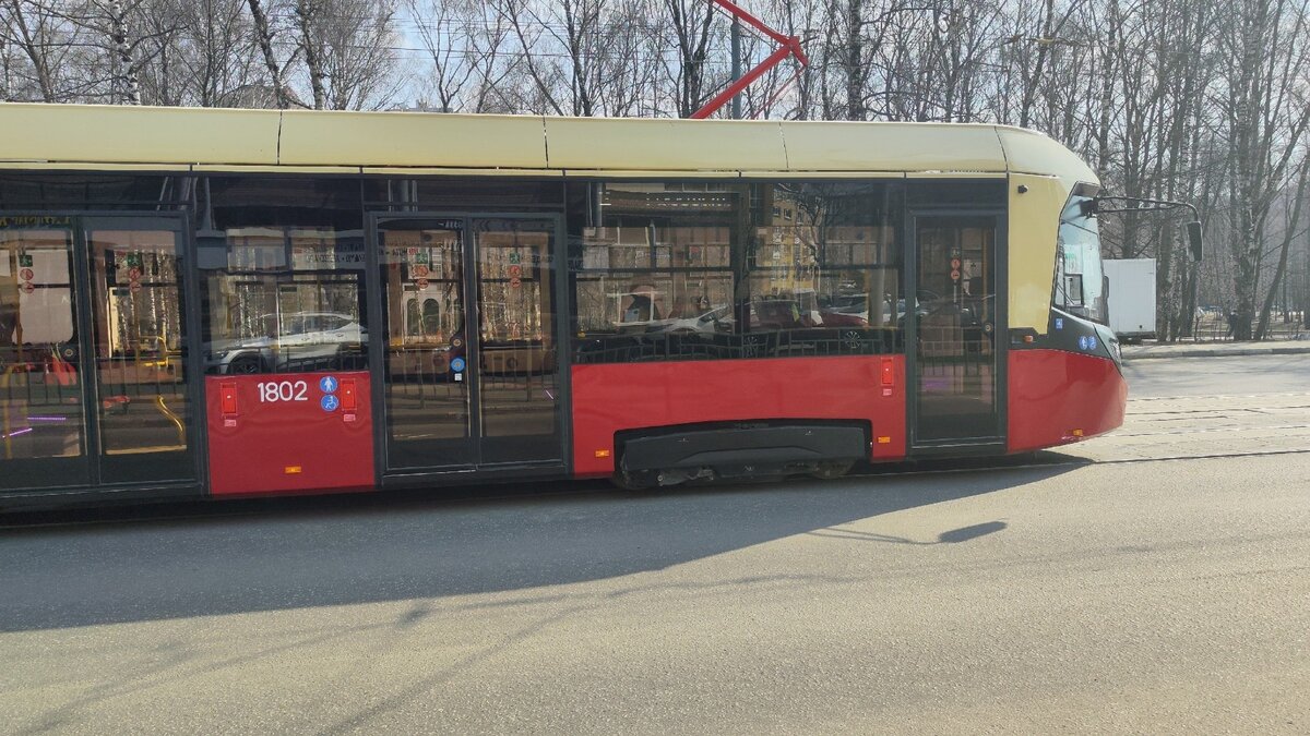     Еще 50 трамвайных вагонов «МиНиН» закупит Нижний Новгород. Об этом рассказали в ГКУ НО «ЦРТС».