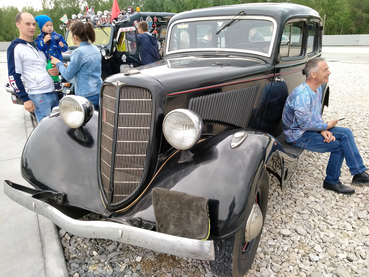 ГАЗ М-1 самый старый участник фестиваля из отечественных автомобилей. 