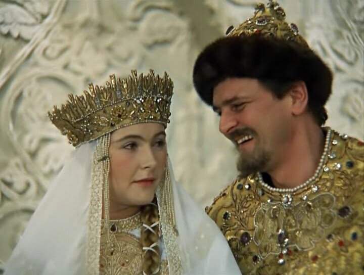 Нина Маслова и Юрий Яковлев в фильме «Иван Васильевич меняет профессию» 
