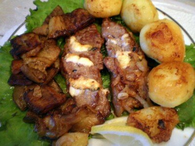 Вкусное , нежное и сочное мясо с лёгким ароматом виски будет хорошим блюдом к вашему столу . 
