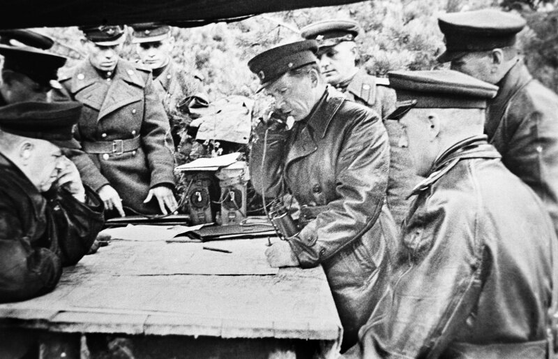 80 лет прошло с начала Великой Отечественной войны, а историки все спорят, почему нападение Германии на СССР в 1941 году привело к столь трагическим последствиям на первом этапе.