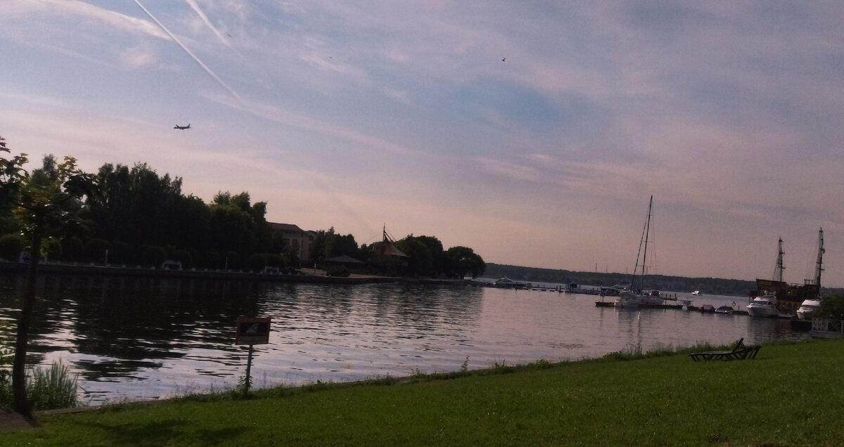 Лето. Вечер. Клязьминское водохранилище. Прогулка моя. Фото моë. 