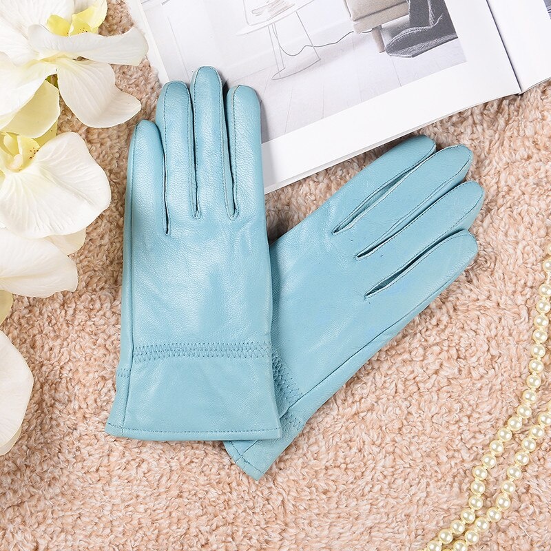 Женские перчатки