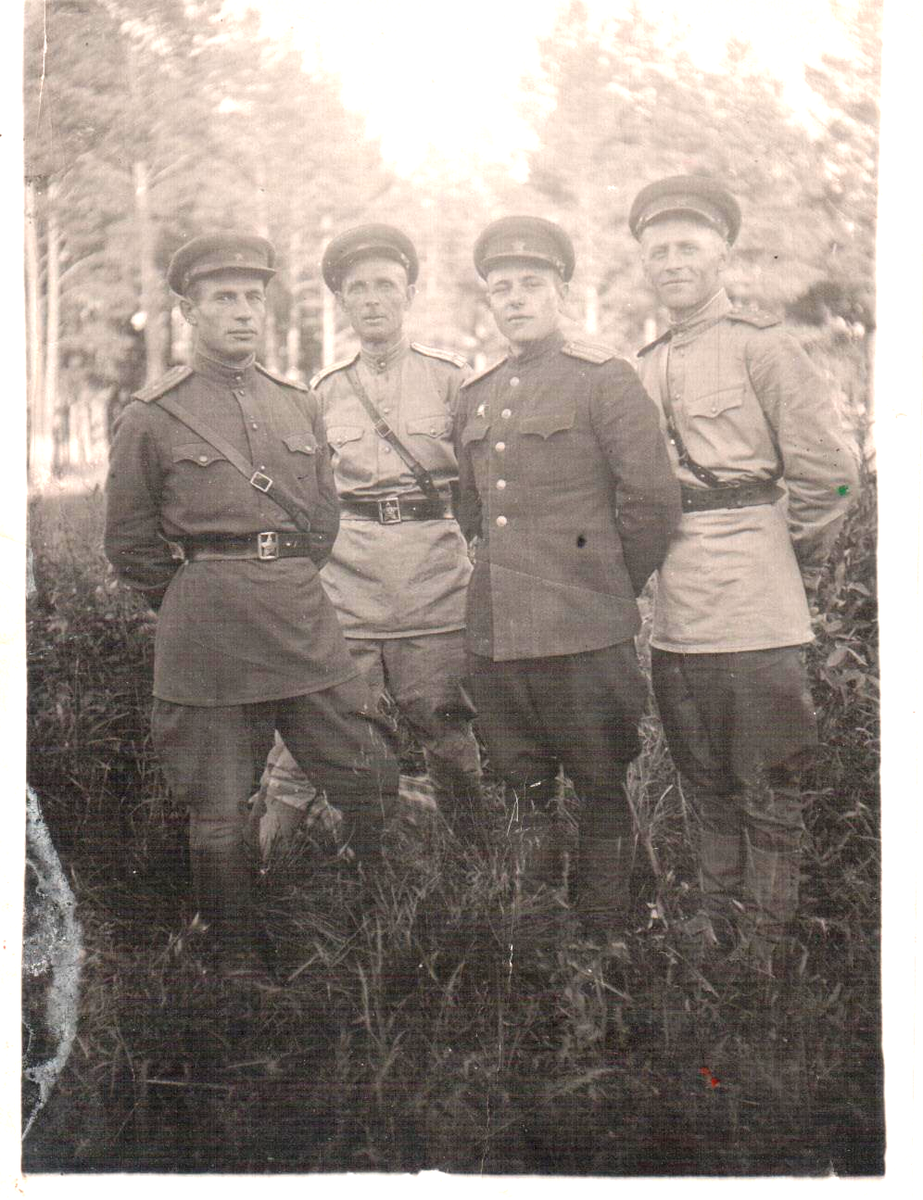 Елагинский летний лагерь запасного полка. 1944 год. Второй справа — майор Егоров Н.А